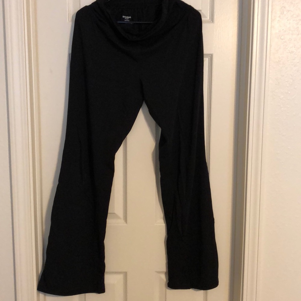 Maternity yoga pants